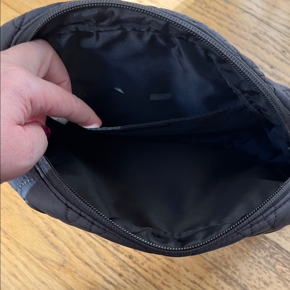 Lululemon Quilted Embrace Crossbody Bag - Picture 4 of 15